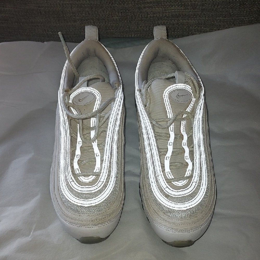 Nike Women's Reflective Gray Sneakers